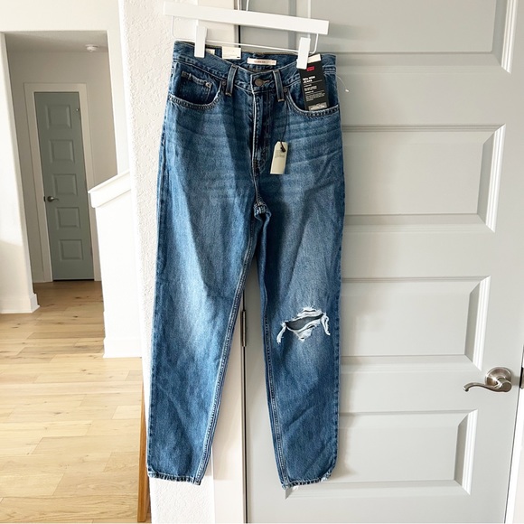 NWT Levi’s 80’s Mom Jeans - Picture 3 of 7